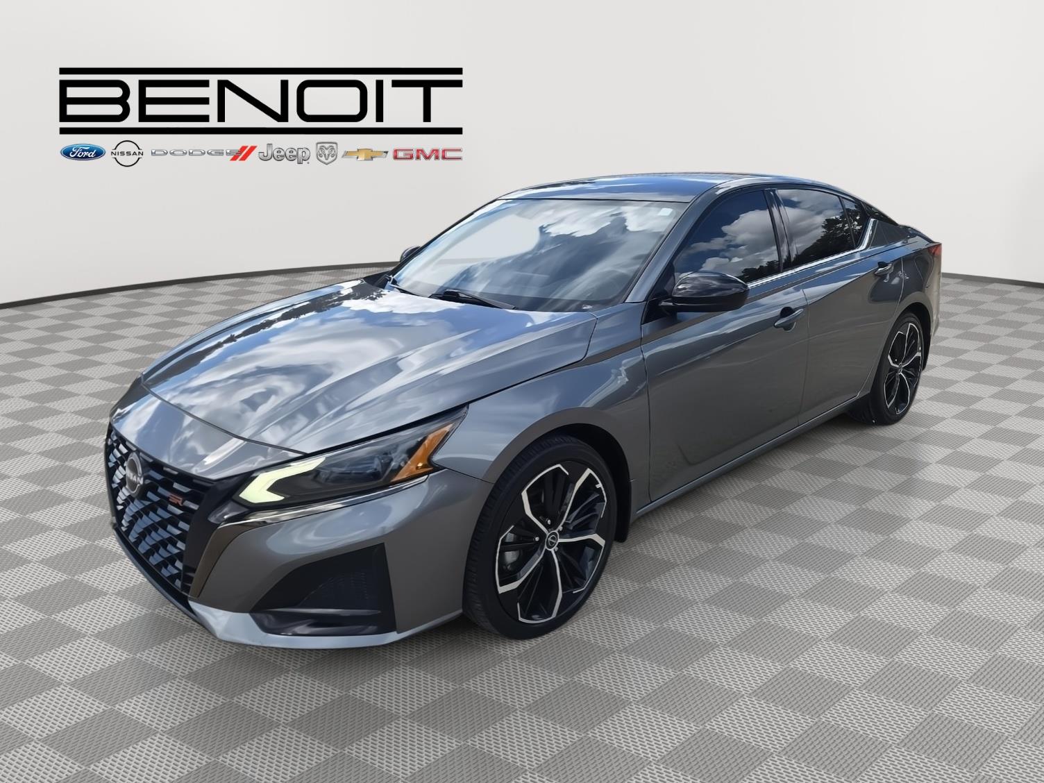 2023 Nissan Altima SR