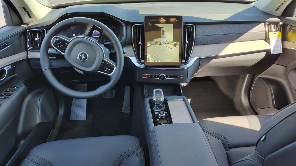 2026 Volvo XC90 Plus - Photo 12