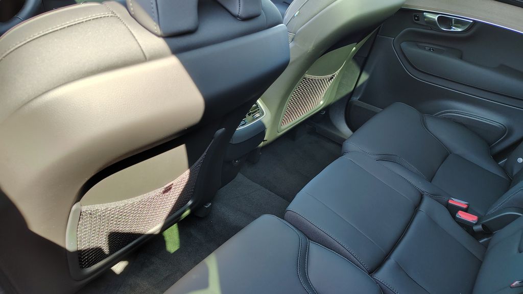 2026 Volvo XC90 Plus - Photo 28