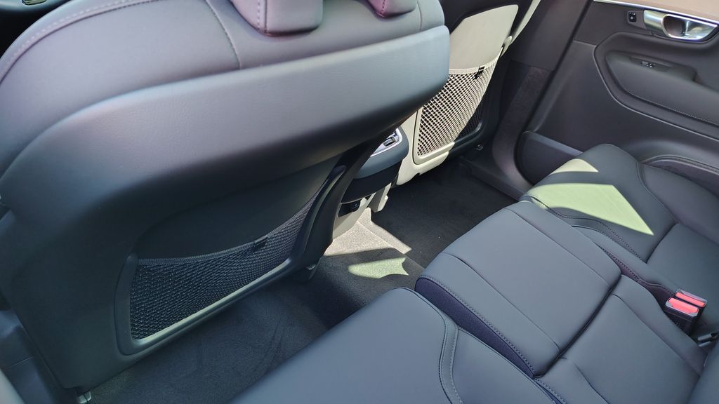 2026 Volvo XC90 Plus - Photo 28