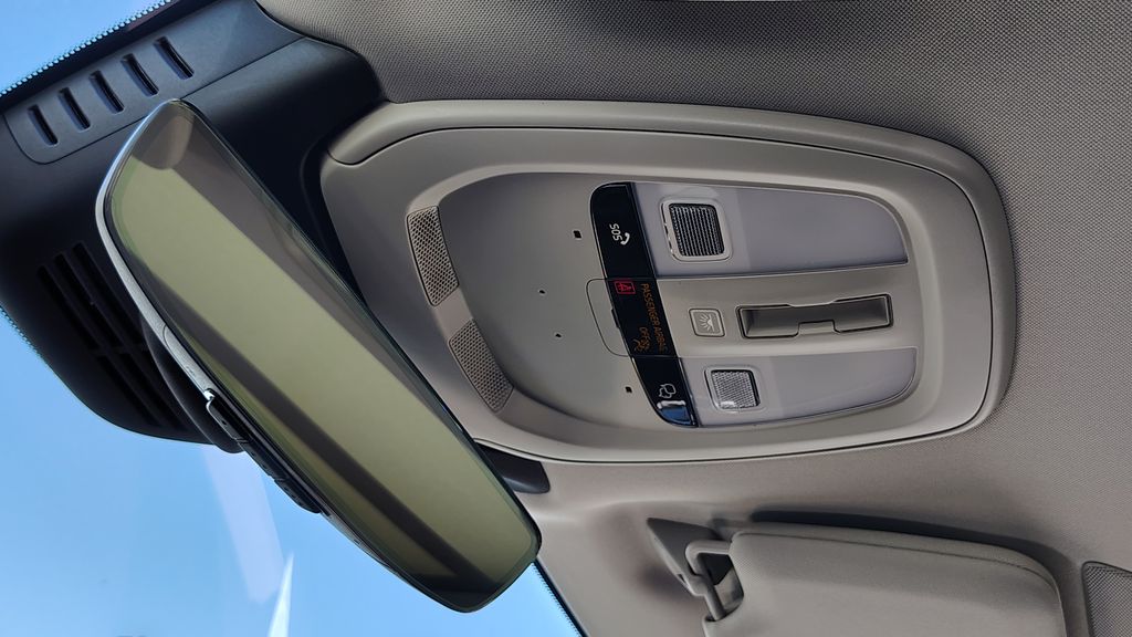 2026 Volvo XC90 Plus - Photo 24
