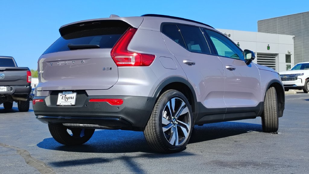2026 Volvo XC40 Ultra - Photo 3