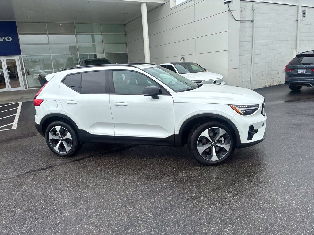 Certified 2026 Volvo XC40 B5 Plus SUV
