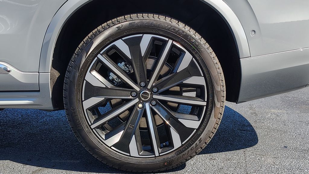 2026 Volvo XC90 Plus - Photo 30