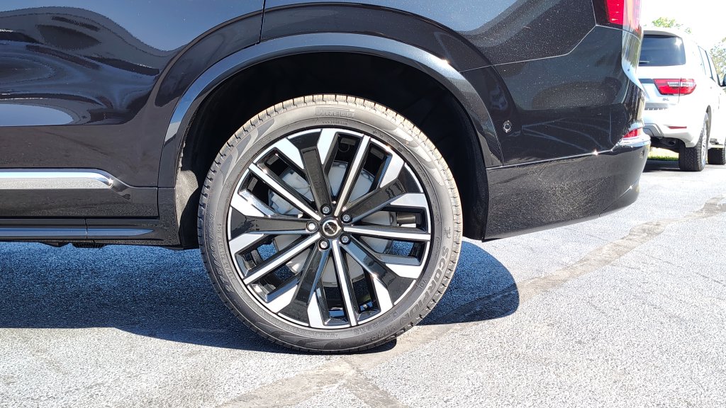 2026 Volvo XC90 Plus - Photo 31