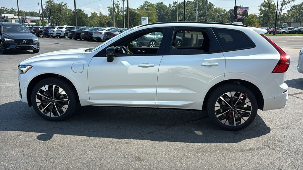 New 2026 Volvo XC60 plug-in hybrid T8 Plus SUV