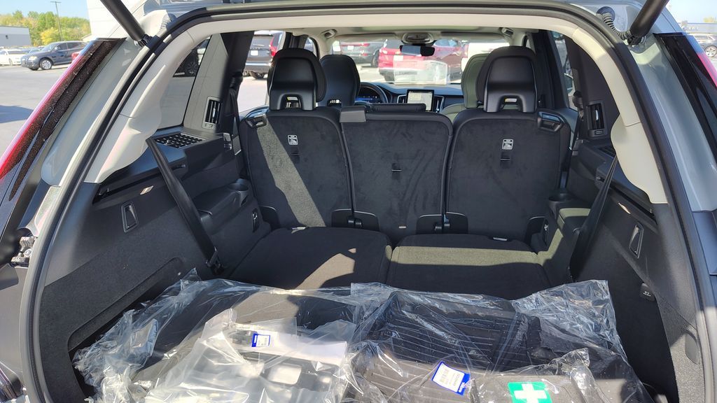 2026 Volvo XC90 Plus - Photo 31