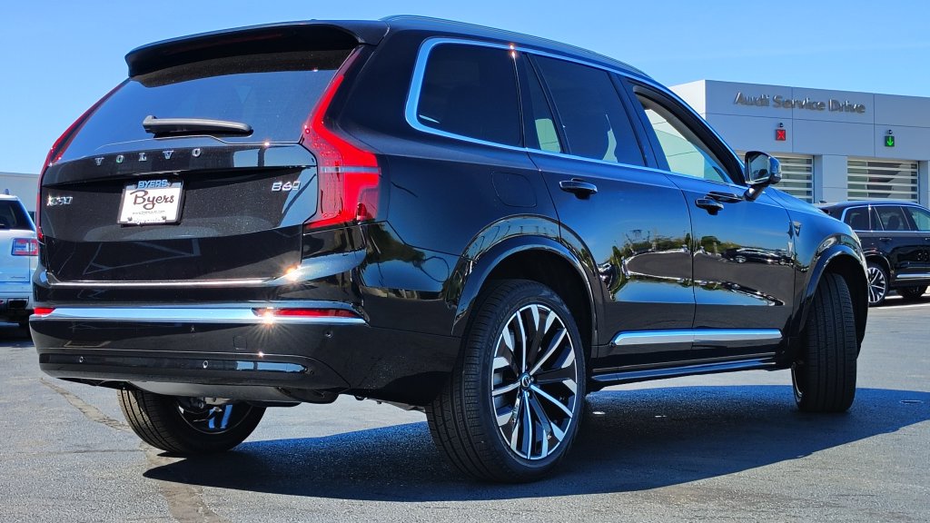 2026 Volvo XC90 Plus - Photo 3