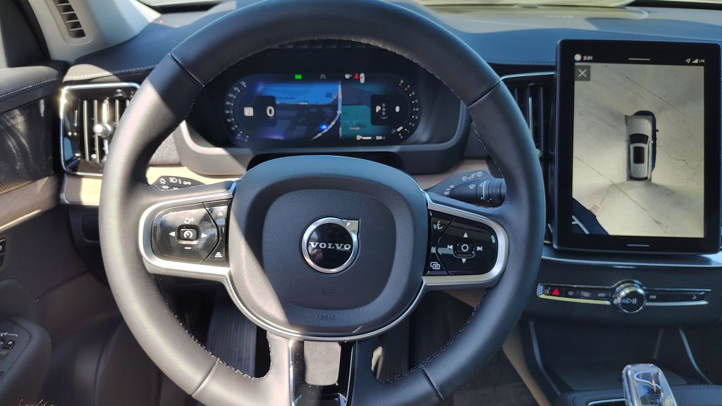 2026 Volvo XC90 Plus - Photo 13