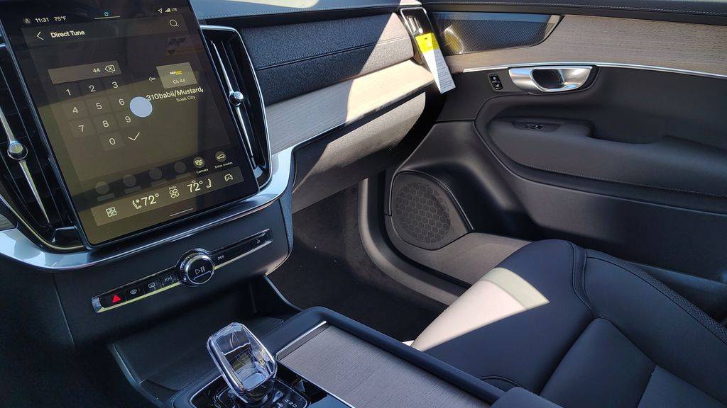 2026 Volvo XC90 Plus - Photo 23