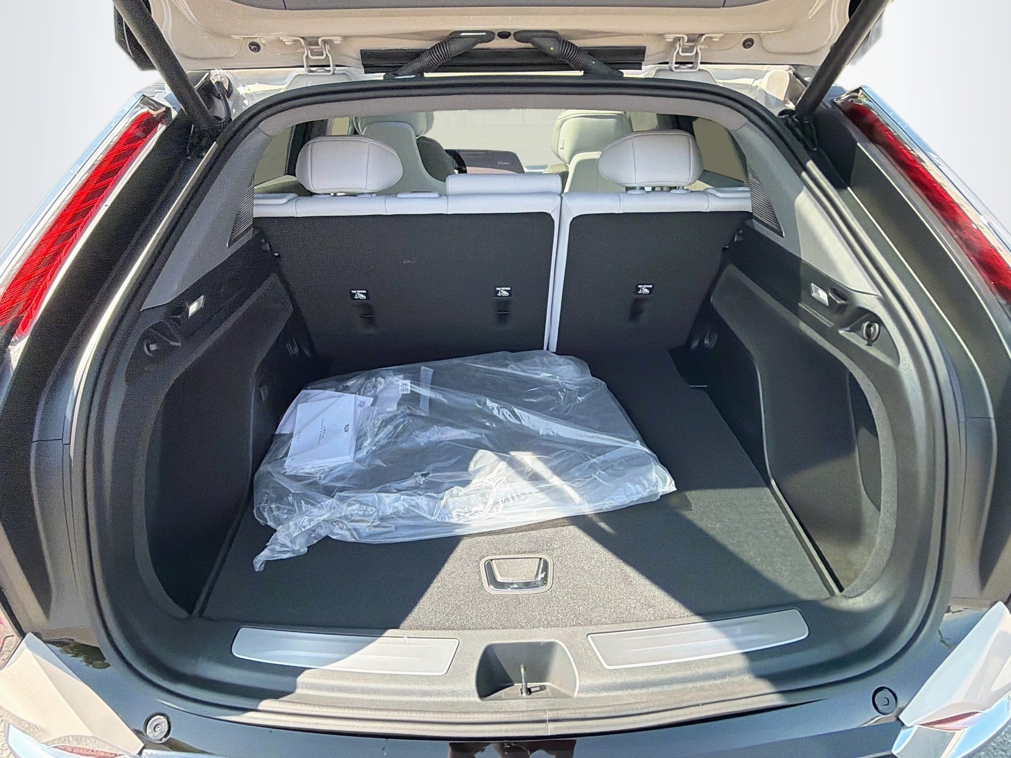 2027 Cadillac OPTIQ Luxury - Photo 28