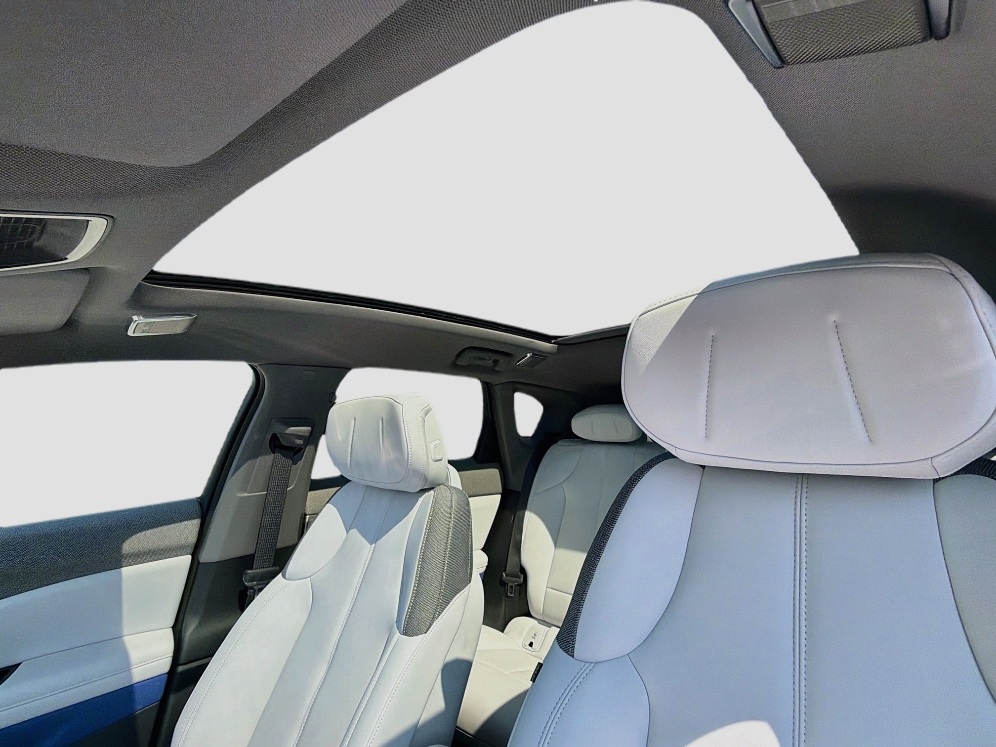 2027 Cadillac OPTIQ Luxury - Photo 23