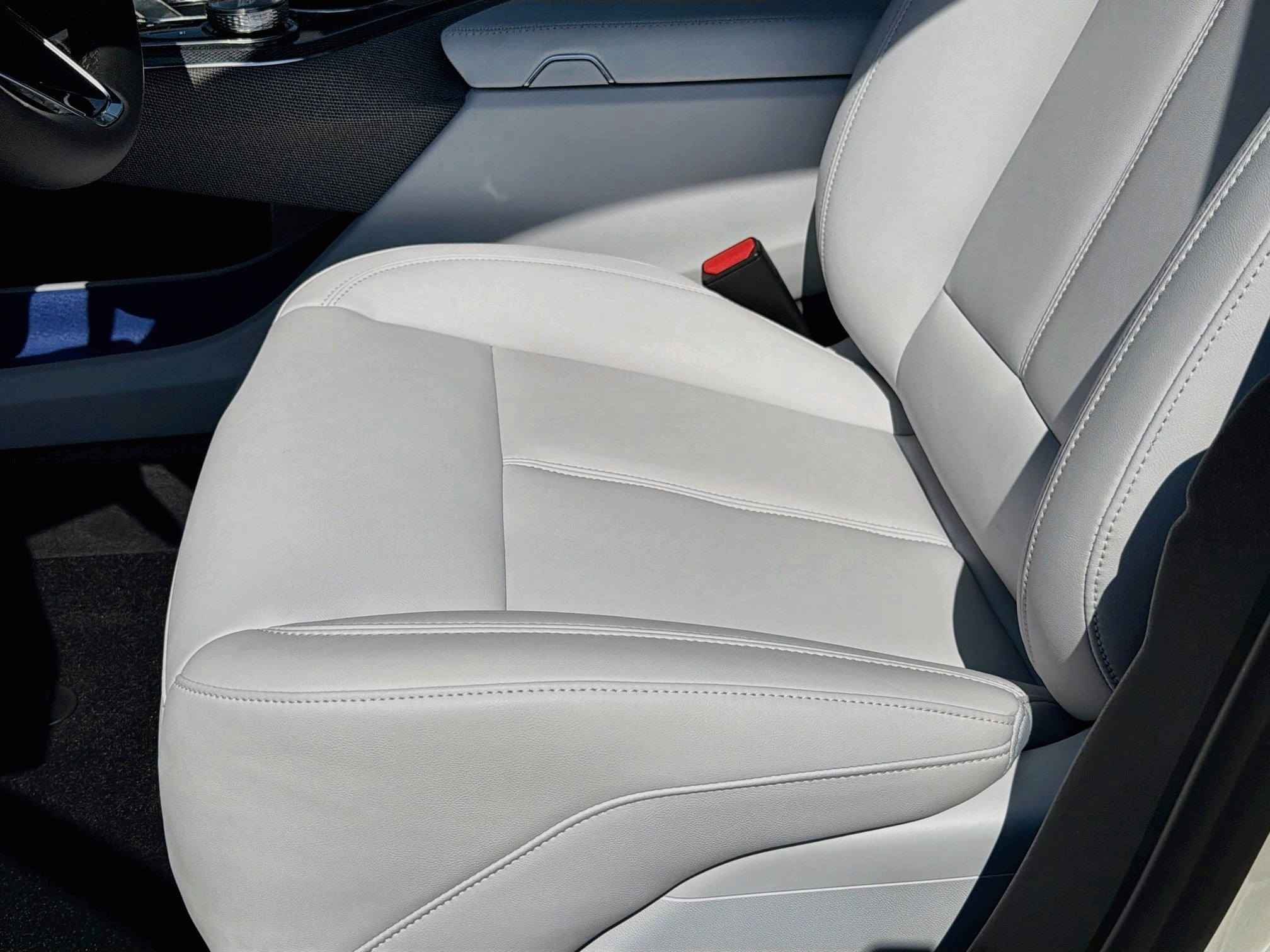 2027 Cadillac OPTIQ Luxury - Photo 20