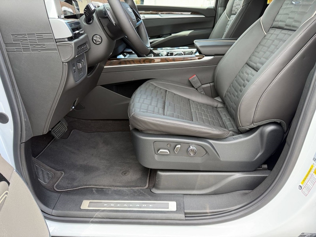 New 2026 CADILLAC Escalade ESV Platinum Sport SUV
