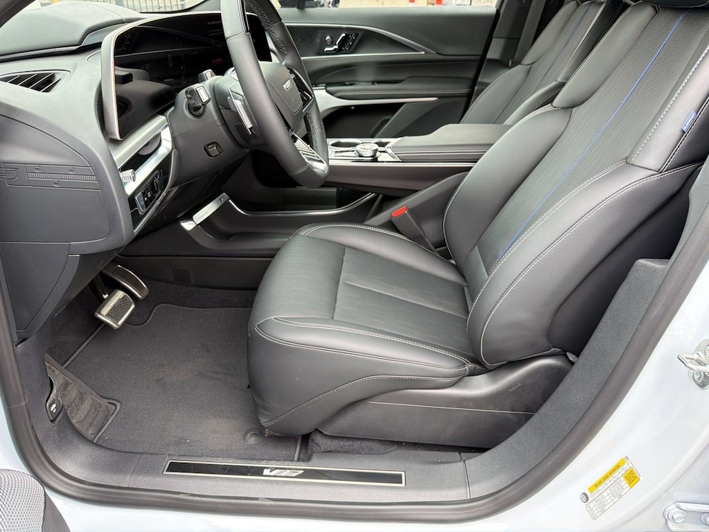 New 2026 CADILLAC LYRIQ V-Series SUV