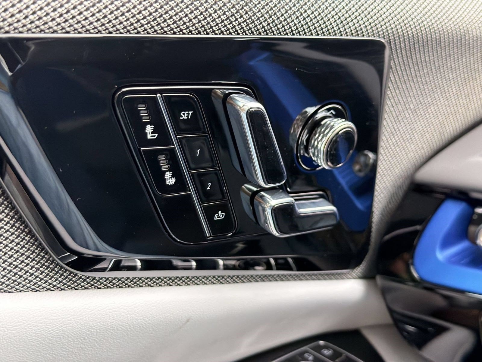 2027 Cadillac OPTIQ Sport - Photo 17