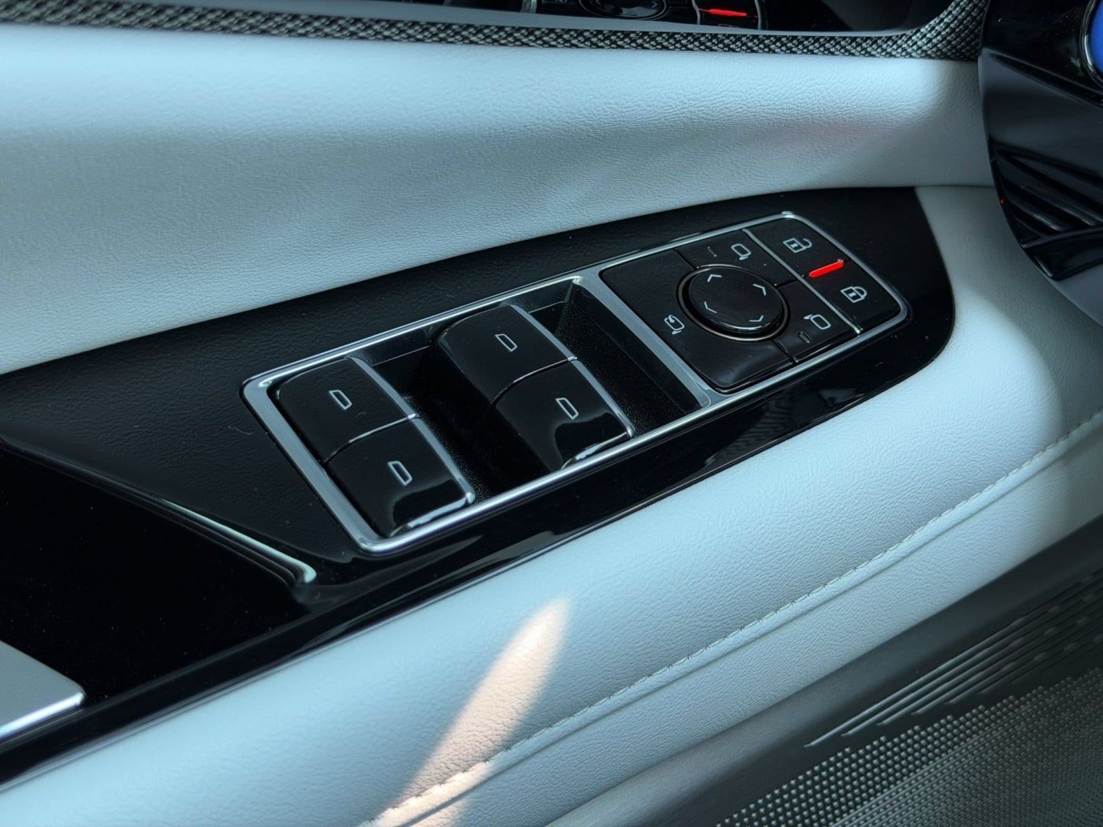 2027 Cadillac OPTIQ Luxury - Photo 25