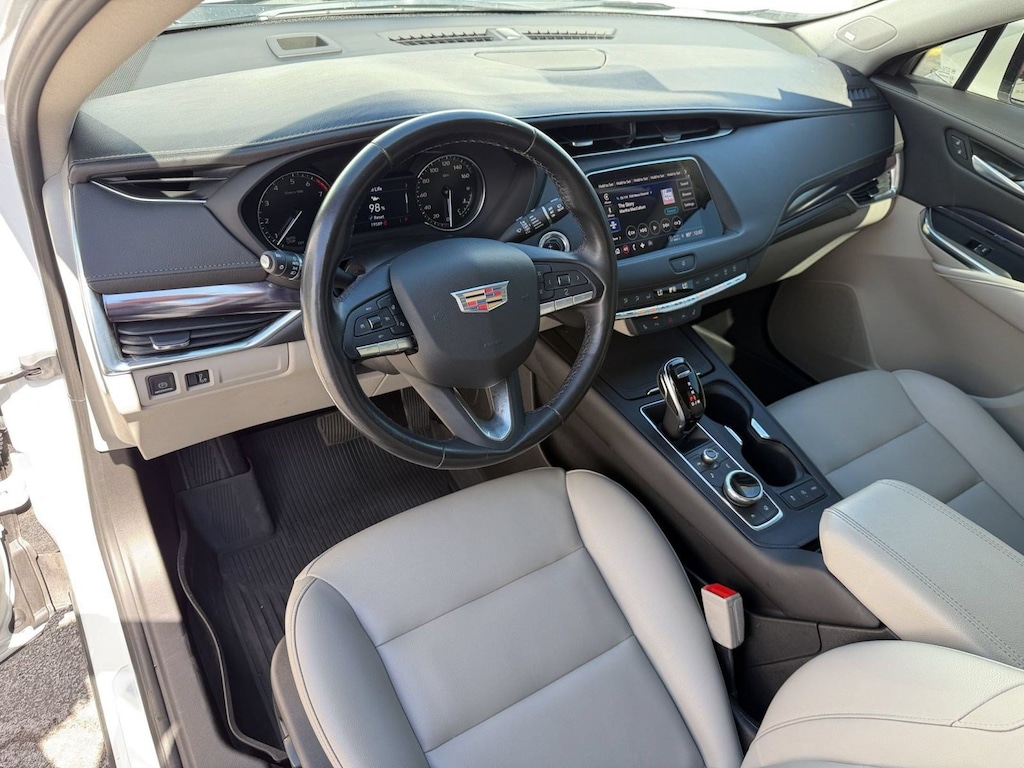Certified 2023 CADILLAC XT4 FWD Luxury SUV