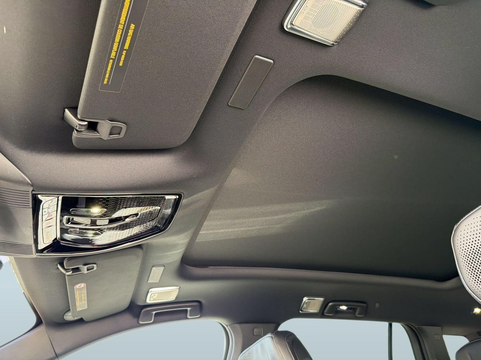 2027 Cadillac VISTIQ Sport - Photo 24
