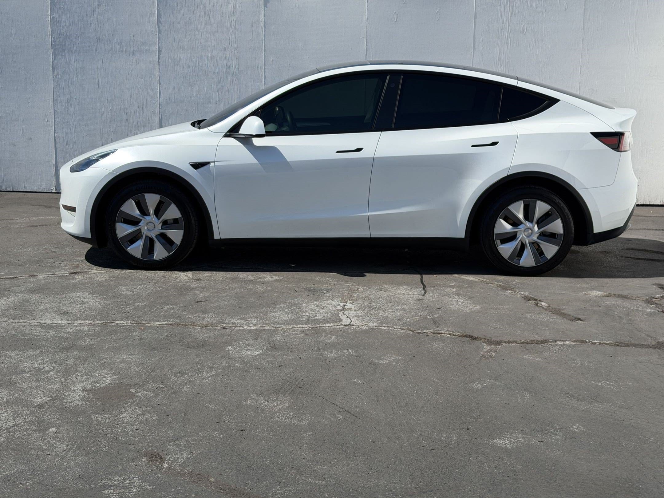 Used 2023 Tesla Model Y Long Range with VIN 7SAYGDEE0PA115963 for sale in Las Vegas, NV