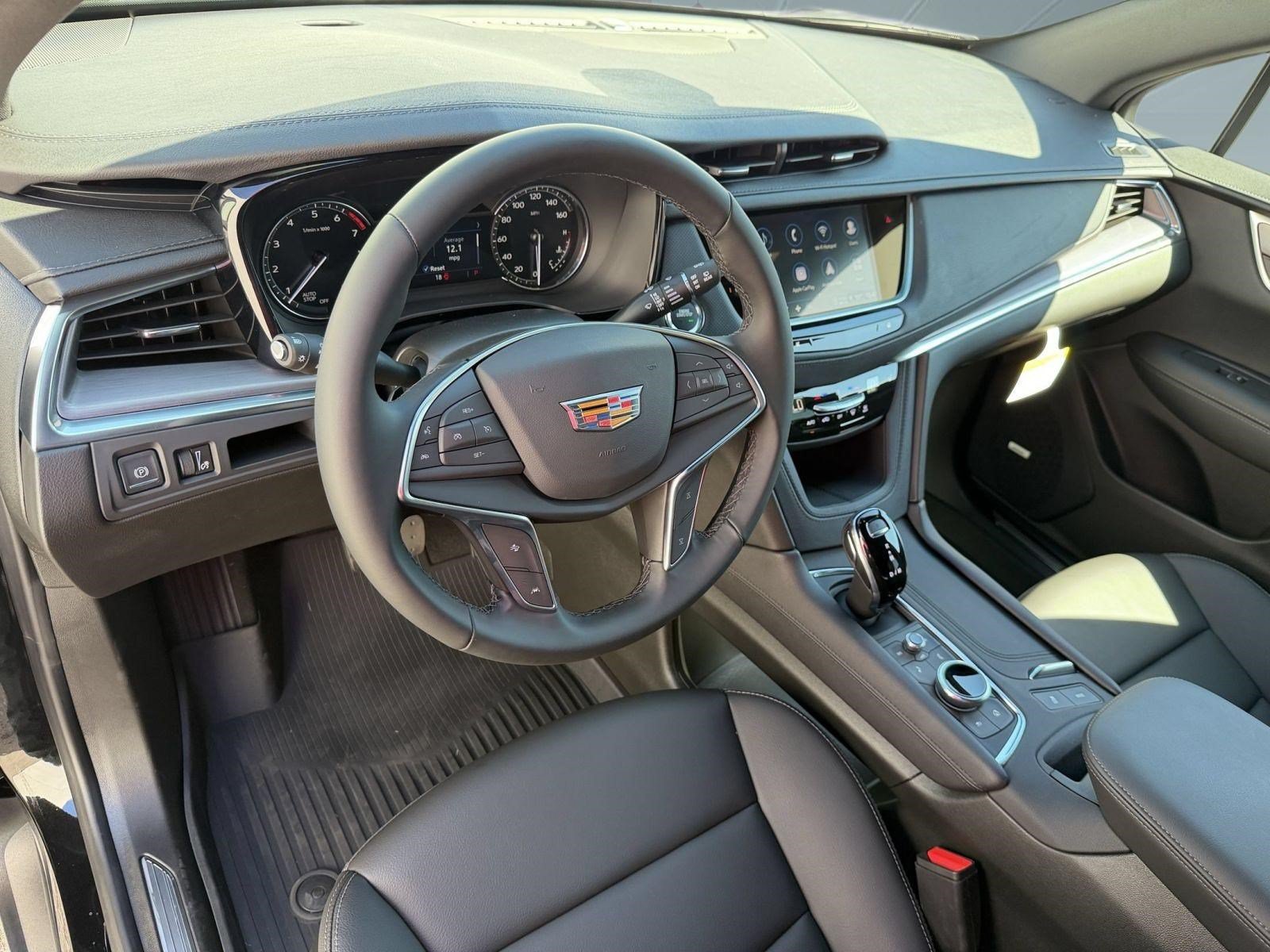 New 2026 CADILLAC XT5 Luxury SUV