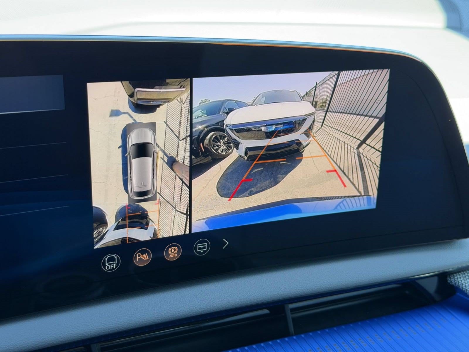 2027 Cadillac OPTIQ Luxury - Photo 18