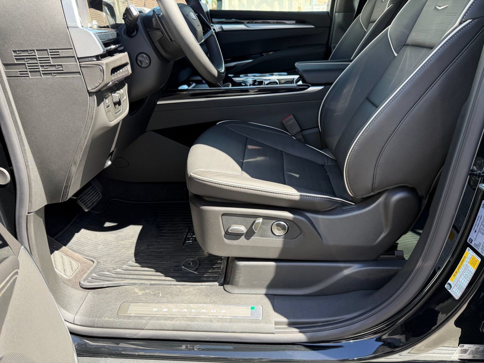 New 2026 CADILLAC Escalade ESV Sport SUV