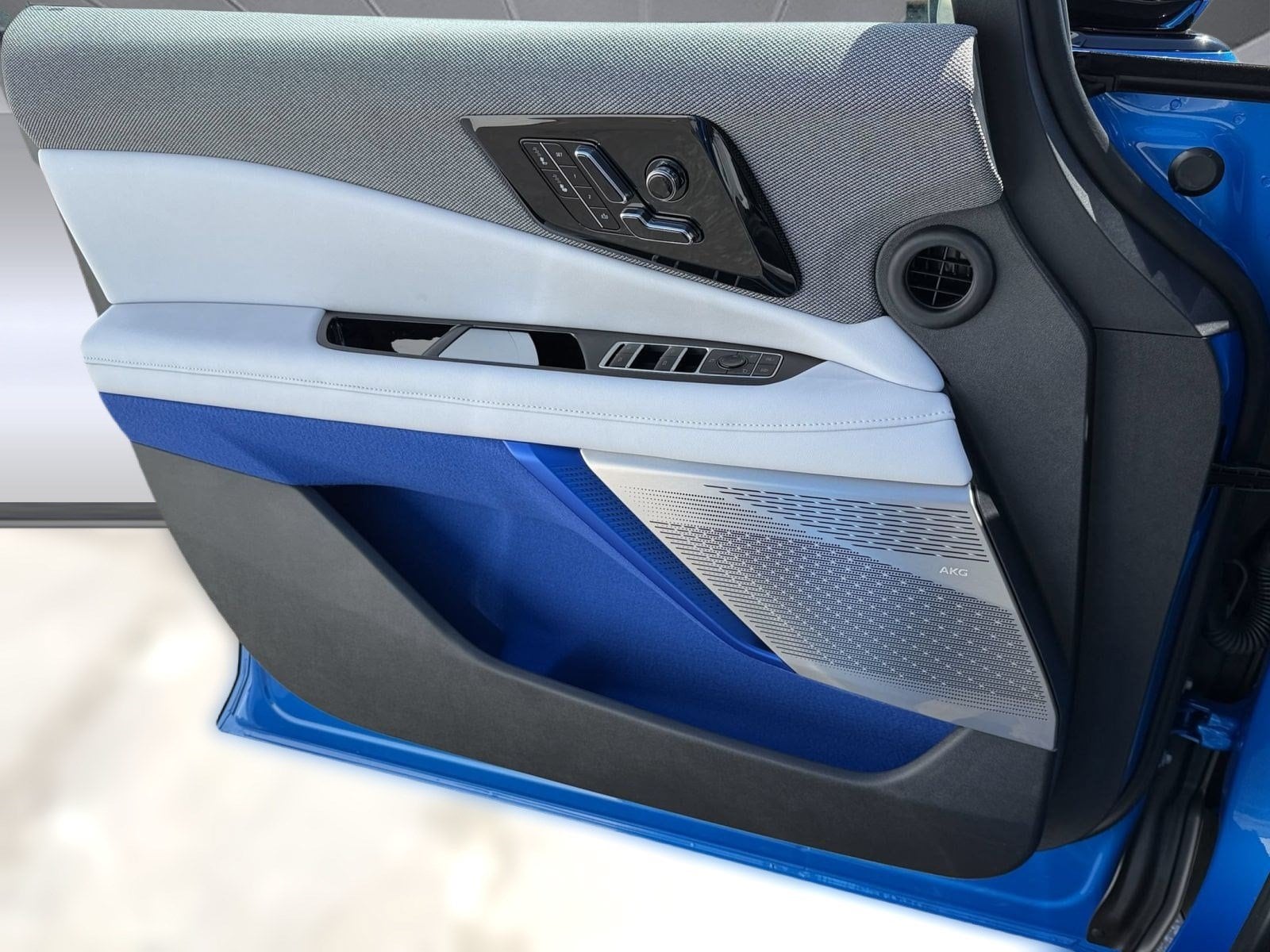 2027 Cadillac OPTIQ Luxury - Photo 13