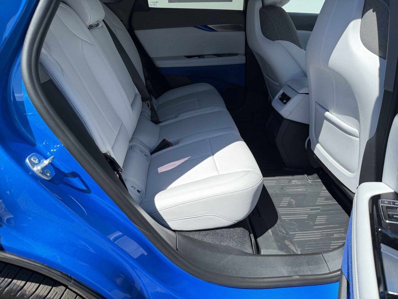 2027 Cadillac OPTIQ Luxury - Photo 29