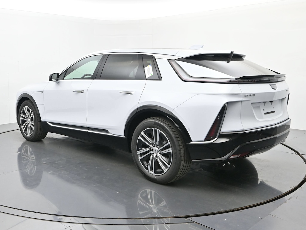 New 2026 CADILLAC LYRIQ Luxury SUV