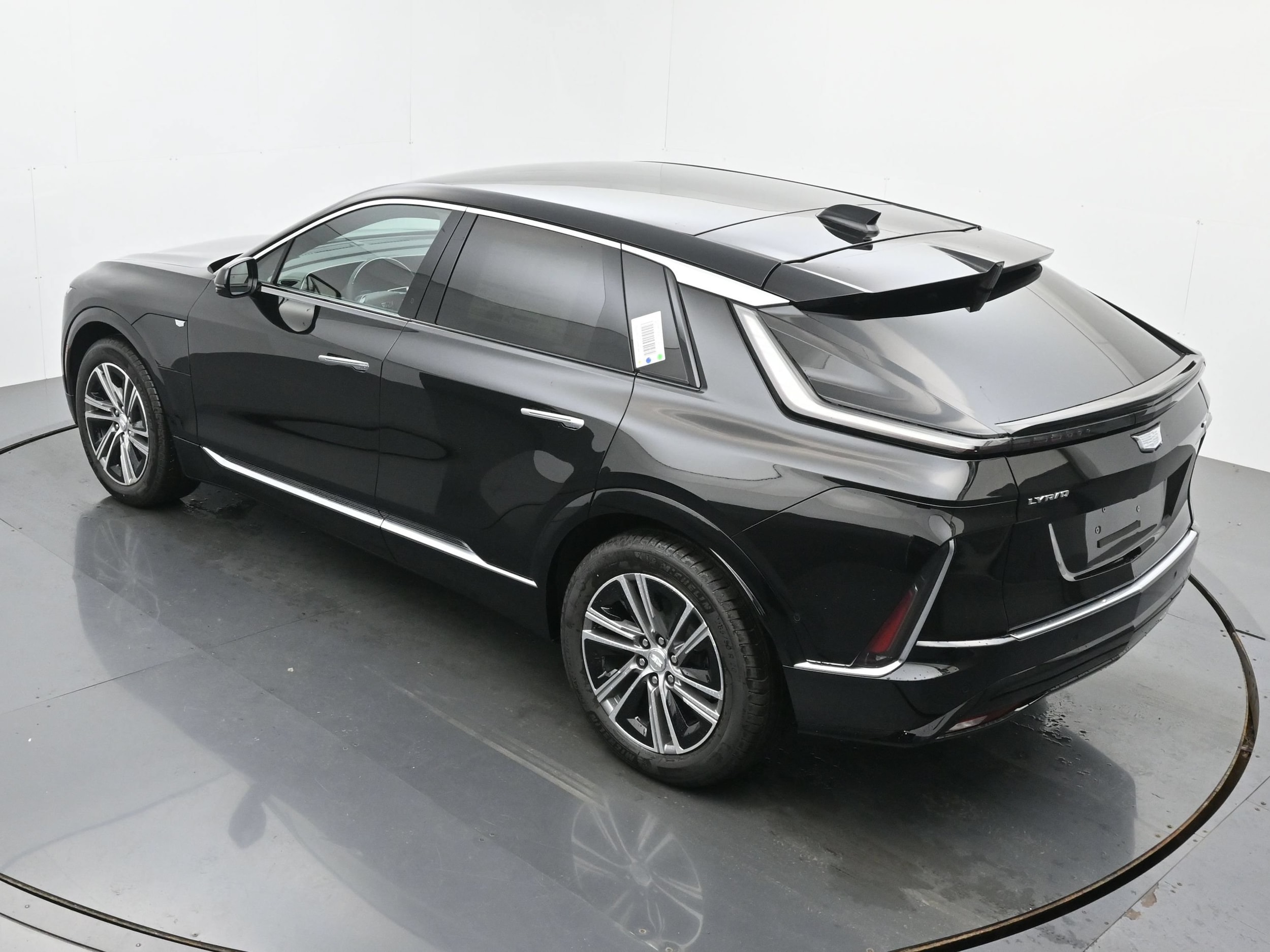 2027 Cadillac LYRIQ Luxury - Photo 25