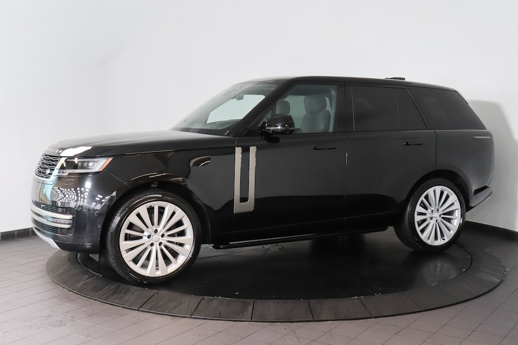 Used 2025 Land Rover Range Rover SE