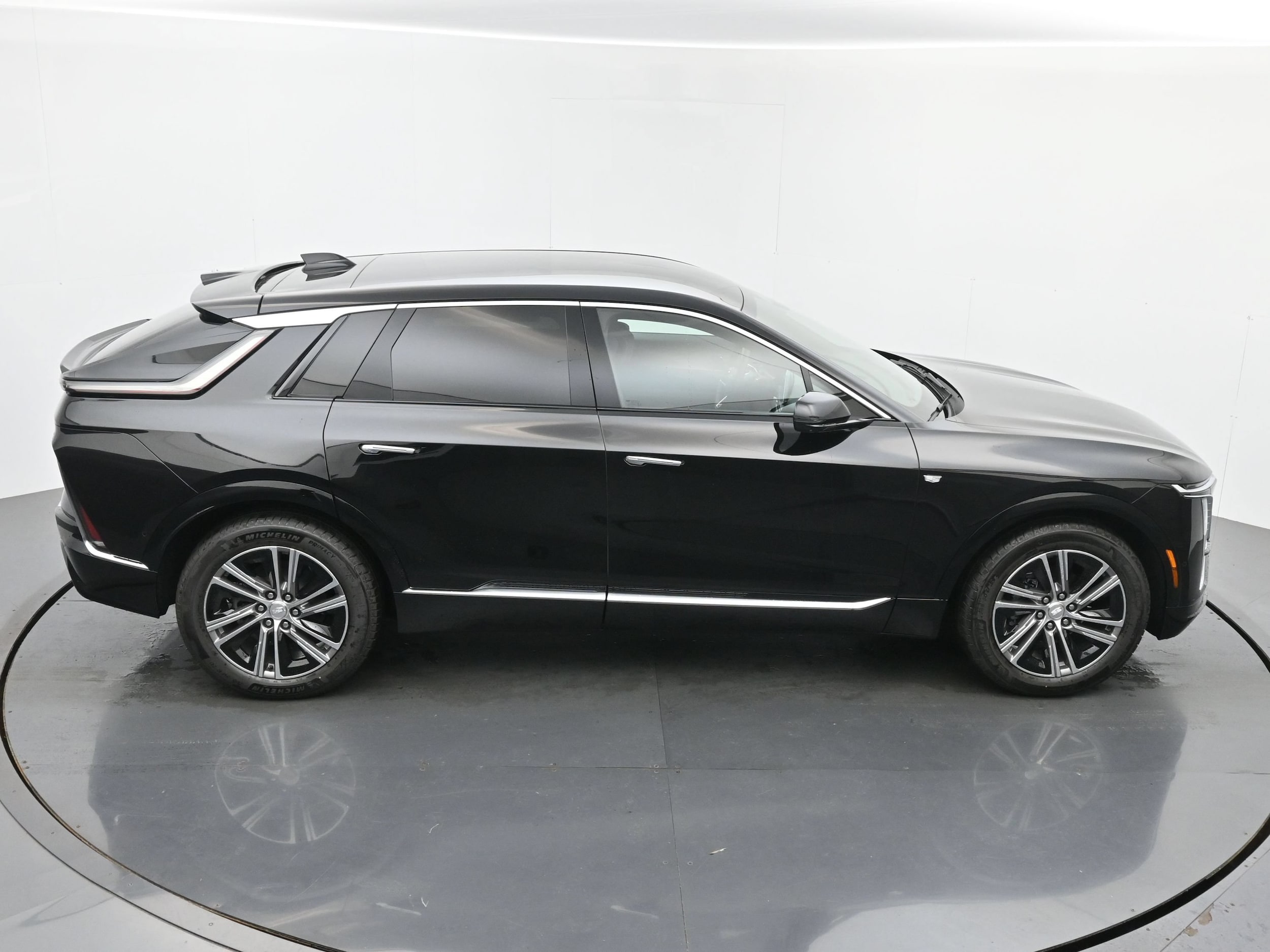 2027 Cadillac LYRIQ Luxury - Photo 28
