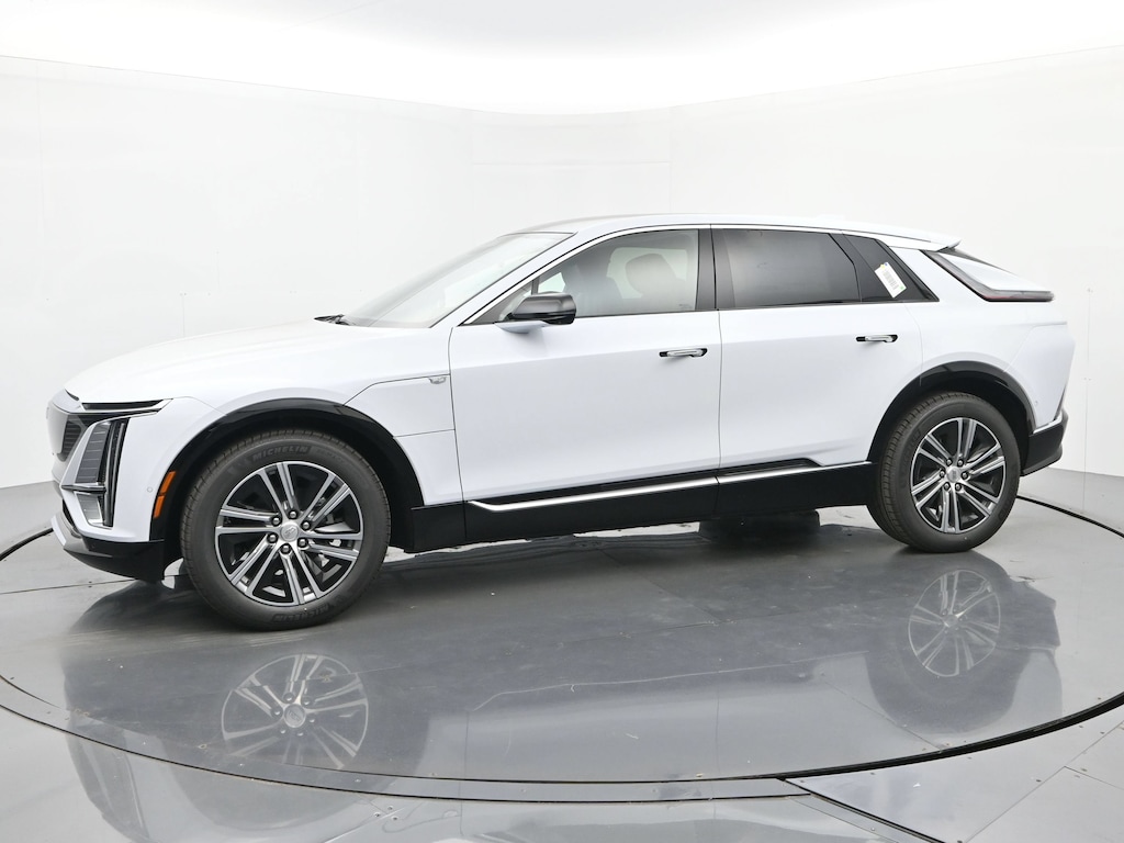 New 2026 CADILLAC LYRIQ Luxury SUV