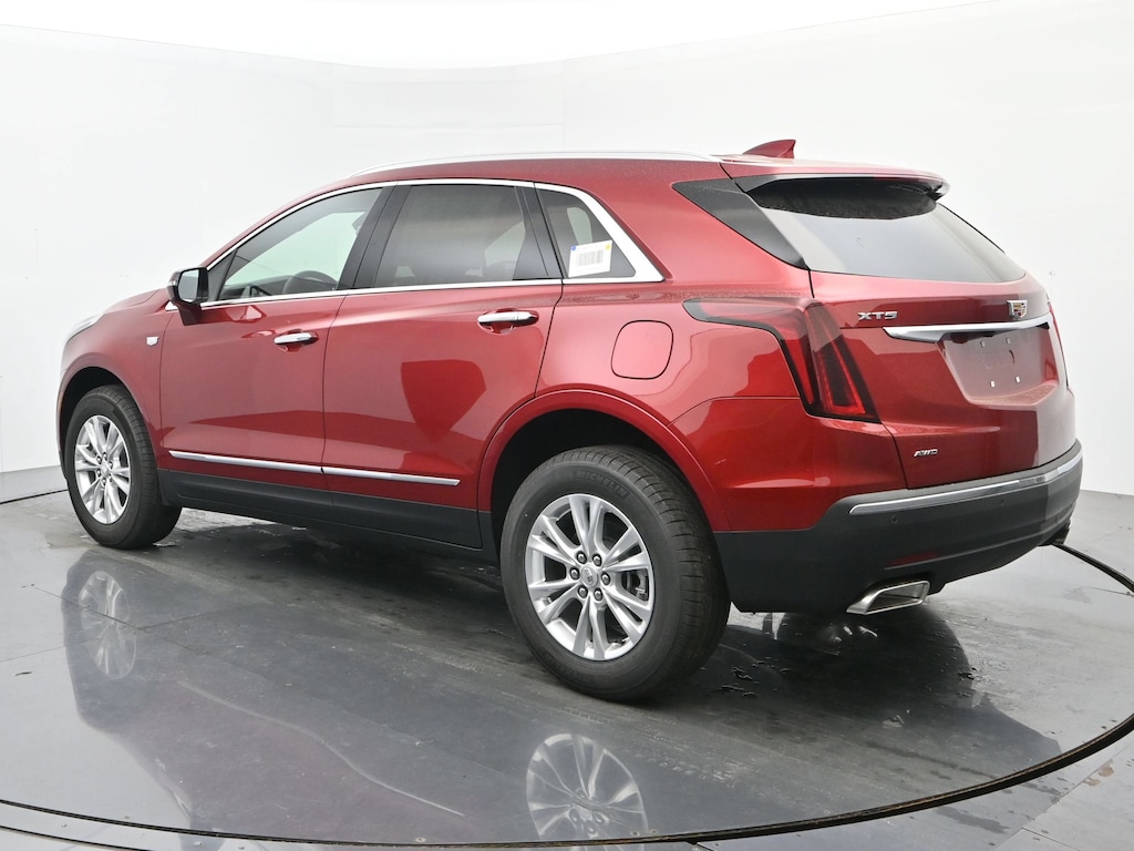 New 2026 CADILLAC XT5 Luxury SUV