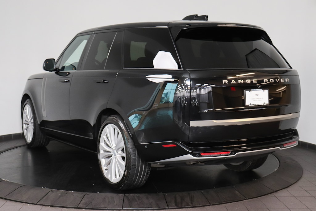 Used 2025 Land Rover Range Rover SE