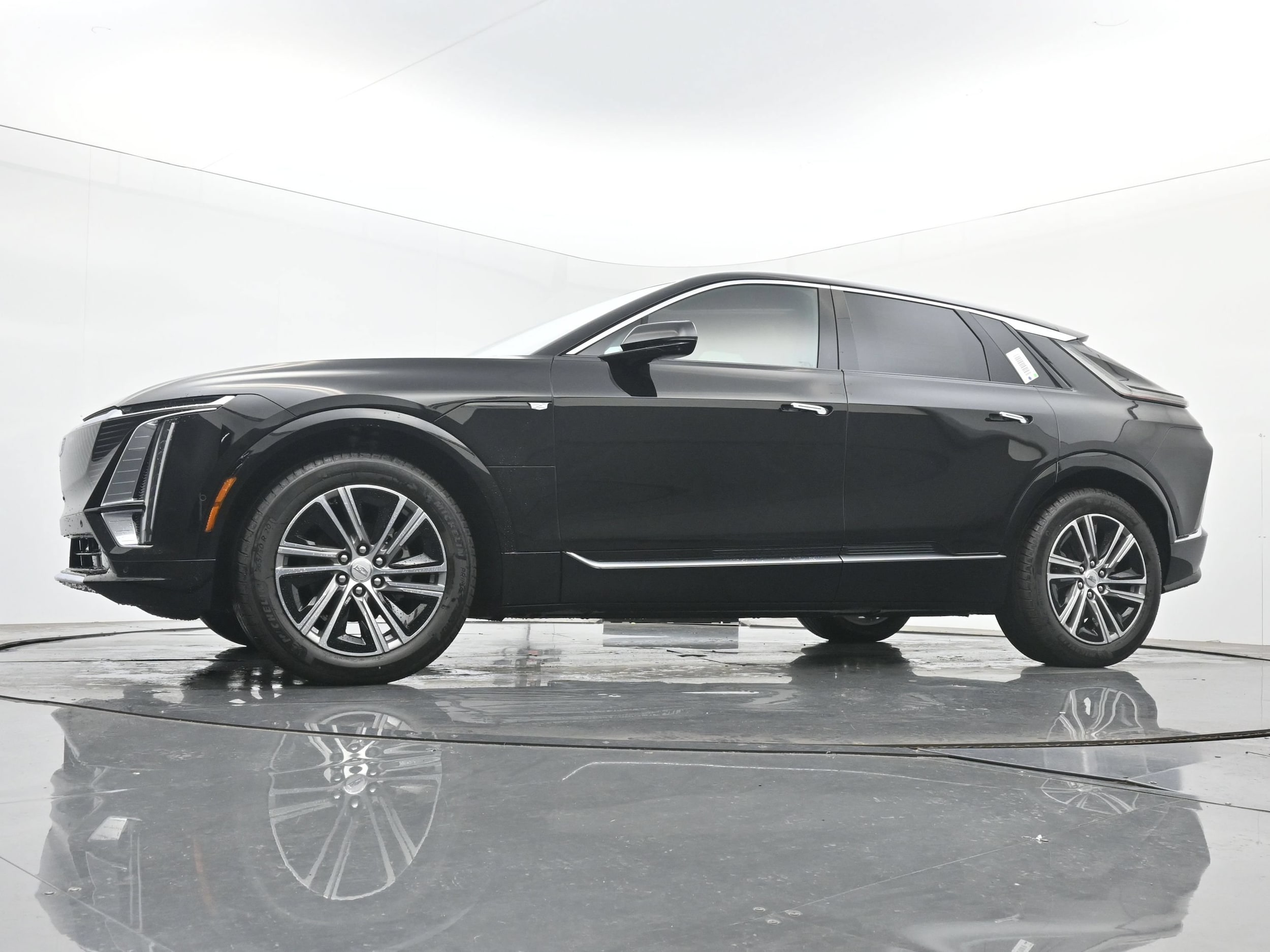 2027 Cadillac LYRIQ Luxury - Photo 16