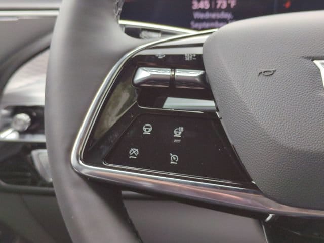 2027 Cadillac LYRIQ Luxury - Photo 11
