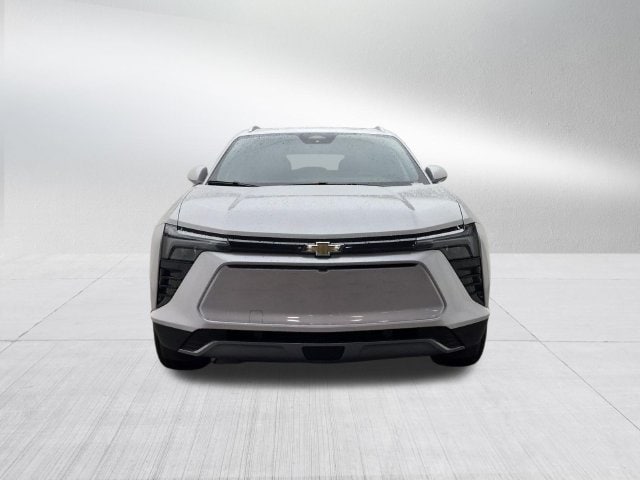 Used 2024 Chevrolet Blazer EV LT with VIN 3GNKDBRJ5RS211583 for sale in Farmington Hills, MI