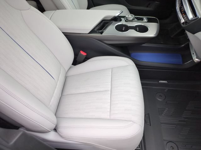 2027 Cadillac LYRIQ Luxury - Photo 26