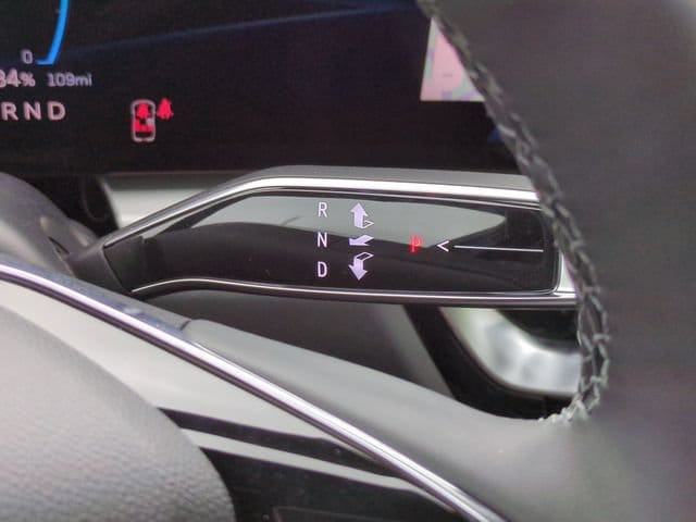 2027 Cadillac LYRIQ Luxury - Photo 17