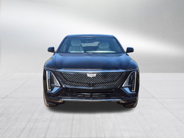 Used 2027 Cadillac LYRIQ Luxury with VIN 1GYKPNRL1VZ303624 for sale in Farmington Hills, MI