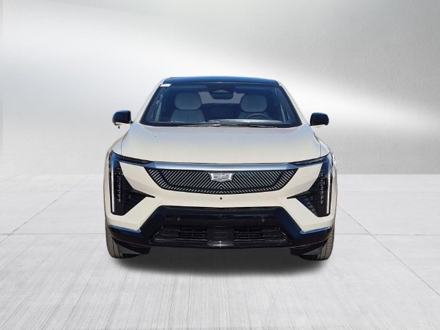 Used 2027 Cadillac OPTIQ Luxury with VIN 3GYK3BM46VS107024 for sale in Farmington Hills, MI