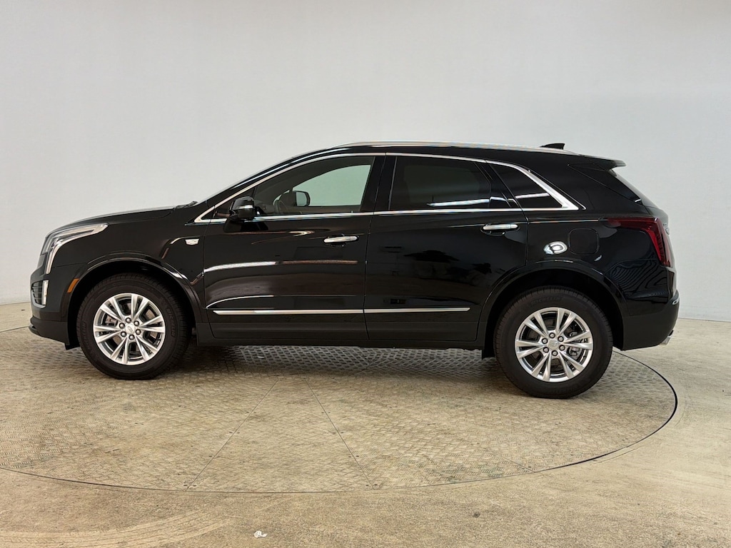New 2026 CADILLAC XT5 Luxury SUV
