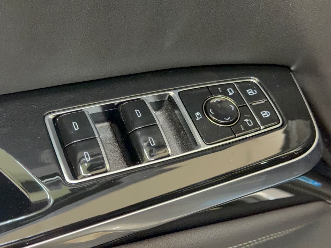 2026 Cadillac Escalade Sport - Photo 15