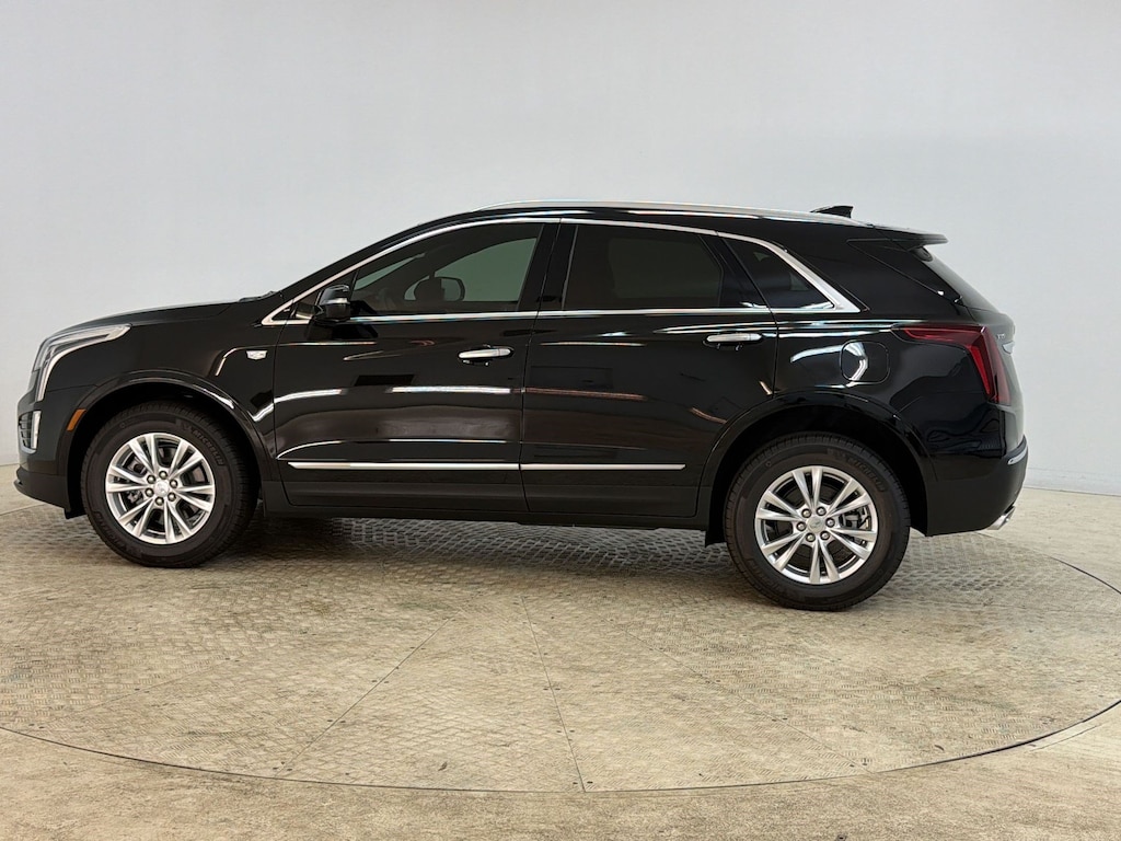 New 2026 CADILLAC XT5 Luxury SUV