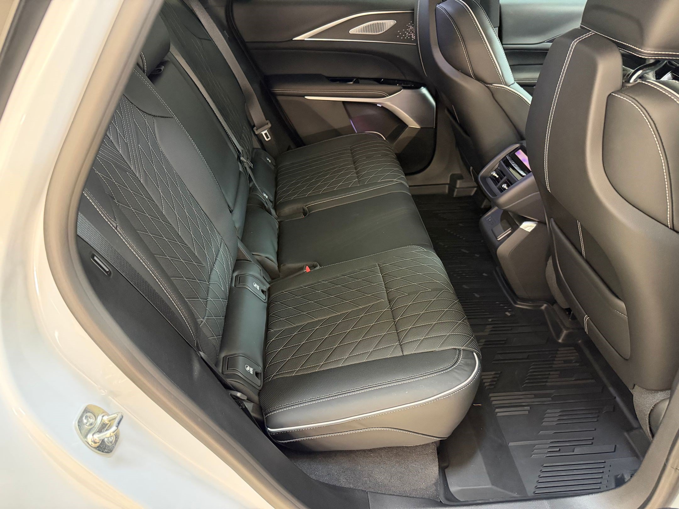 2026 Cadillac LYRIQ V Premium - Photo 28