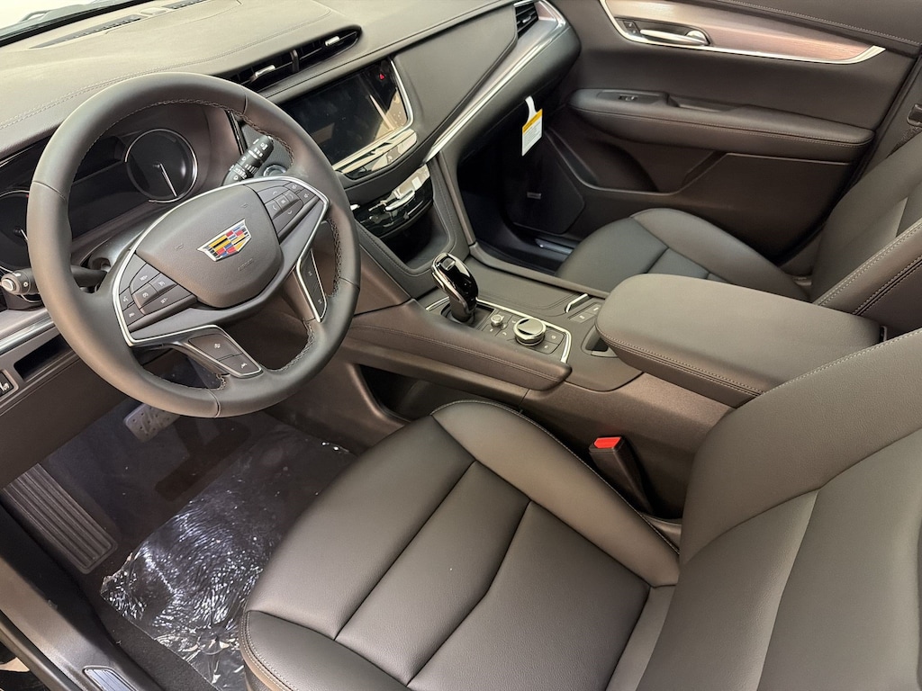 New 2026 CADILLAC XT5 Luxury SUV
