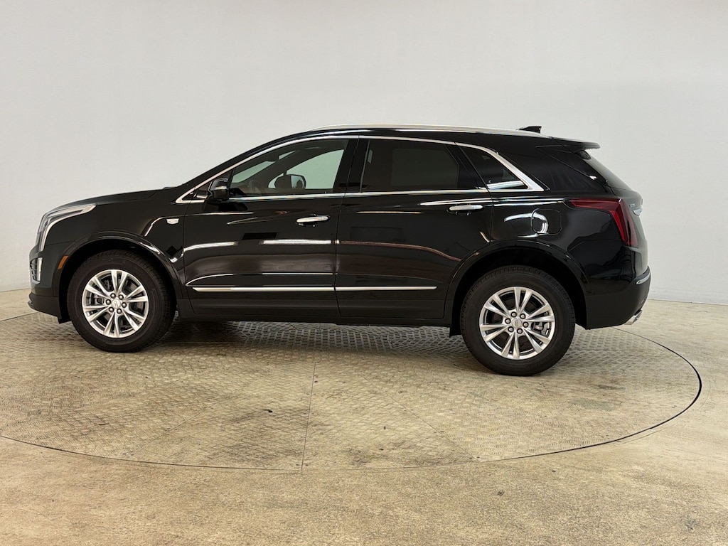 New 2026 CADILLAC XT5 Luxury SUV