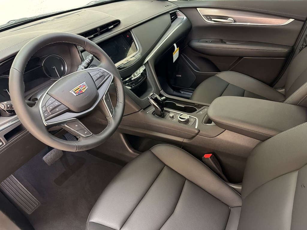 New 2026 CADILLAC XT5 Luxury SUV